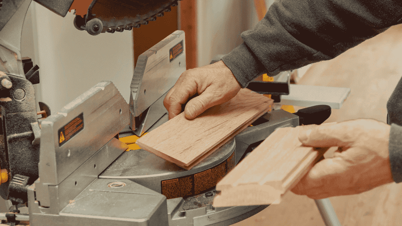 Працівник на виготовлення елементів до паркетної дошки